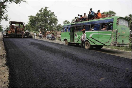 印度@印度游客来中国体验高速公路,刚上路就迷茫了:你们管这叫高速?