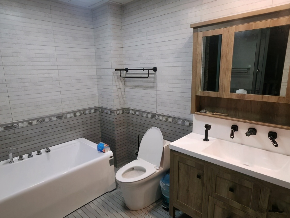 |媳妇贪便宜买五楼送六楼，装修费花40万，做个阳光房被夸有眼光