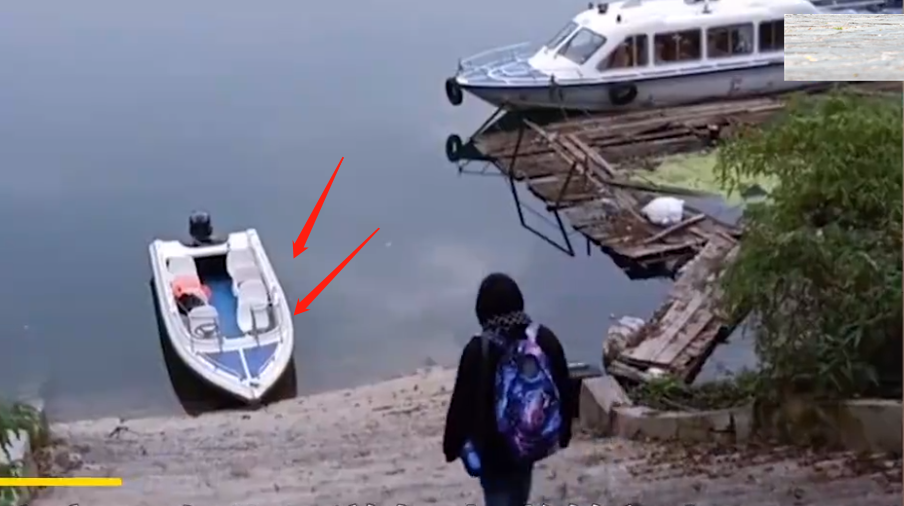 车迷 恩施12岁女孩因家庭条件“不好”，每天开船上下学，官方回应了