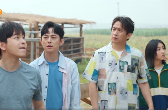 #张子枫#向往的生活:张子枫搬梯子,让彭昱畅摘椰子,看到结果妹妹愣住了