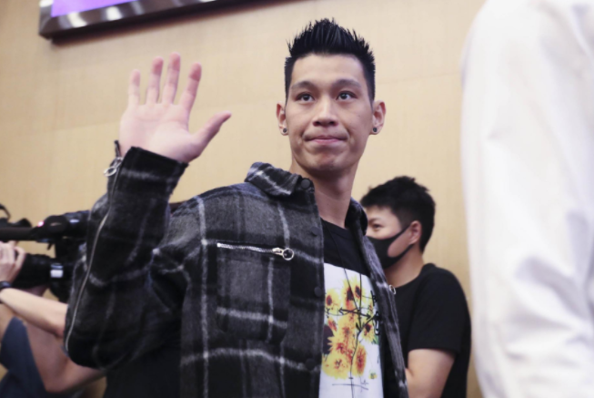 林书豪|高情商！林书豪签约完成后，感谢首钢，感谢姚明+秦总