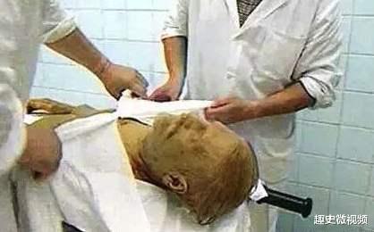 「科学家」为保护列宁遗体，每年防腐费用千万元，科学家想尽办法却只剩头颅