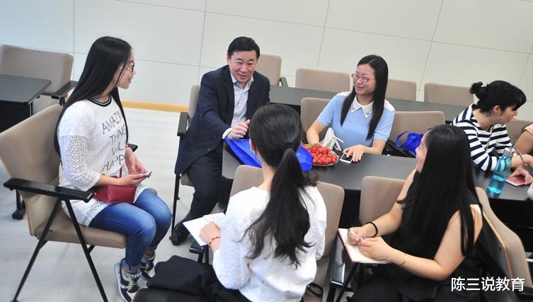 大学|“徒有其表”的3个大学专业,听上去很高大上,实际就业难度高