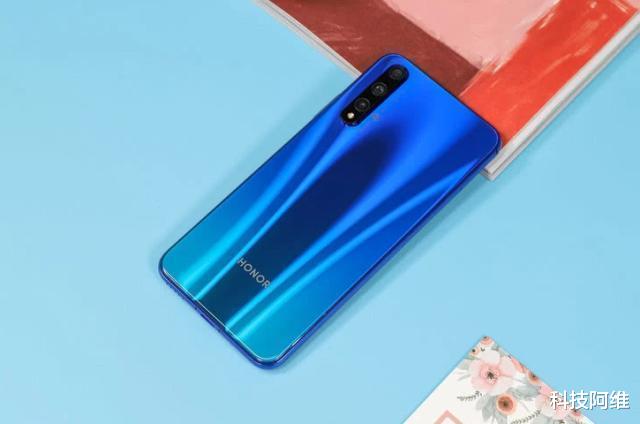 华为荣耀|发布仅10个月降至1468元，曾经荣耀最强自拍手机，现如今即将下架