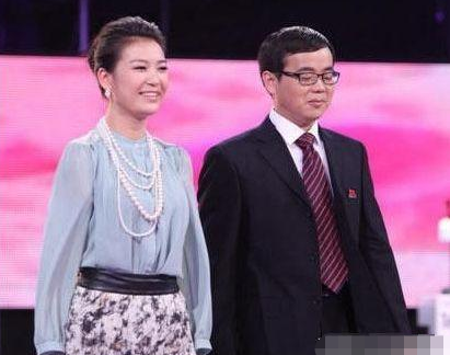 非诚勿扰|非诚勿扰:23岁断臂女孩,台上牵手成功,下台就被甩,现状如何?