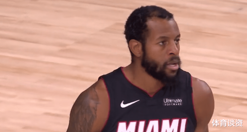 伊戈达拉|4记三分轰18分！伊戈达拉不装了，摇框暴扣+飙三分，连续6年进总决赛