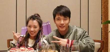 毕滢|毕滢被骂是“男版宋喆”，疑似怀孕张丹峰要离婚娶她，心疼洪欣