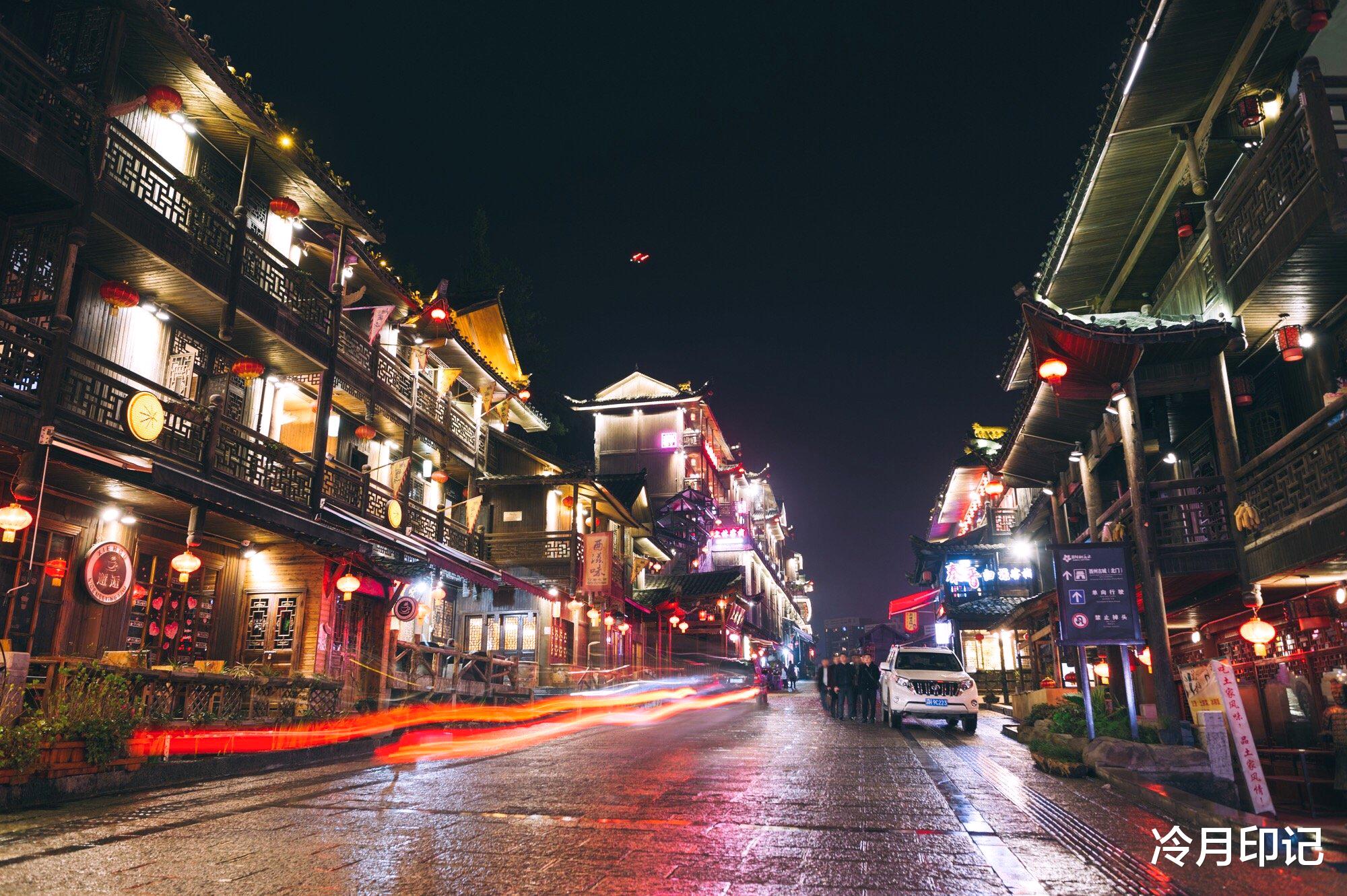 重庆■火炉重庆藏着一个“凉都”,年平均气温15度,人人向往的世外桃源