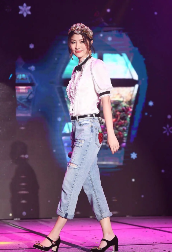 陈慧琳|身家百亿的天后，却骗了孩子10年家里没钱，网友：真的太会玩了