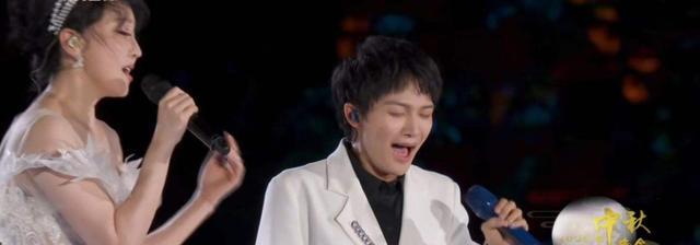 周深|周深新歌《资深庸才》，又一次与众不同的演唱合作