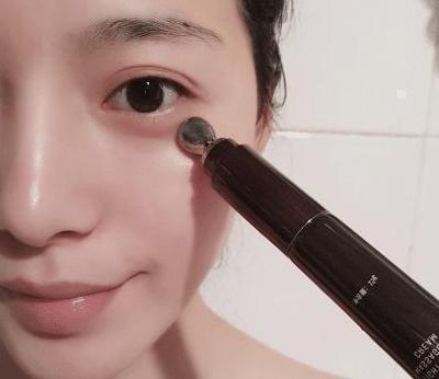 眼霜:吴昕晒出“续命”眼霜,用完黑眼圈消失了,李佳琦:眼霜界爱马仕