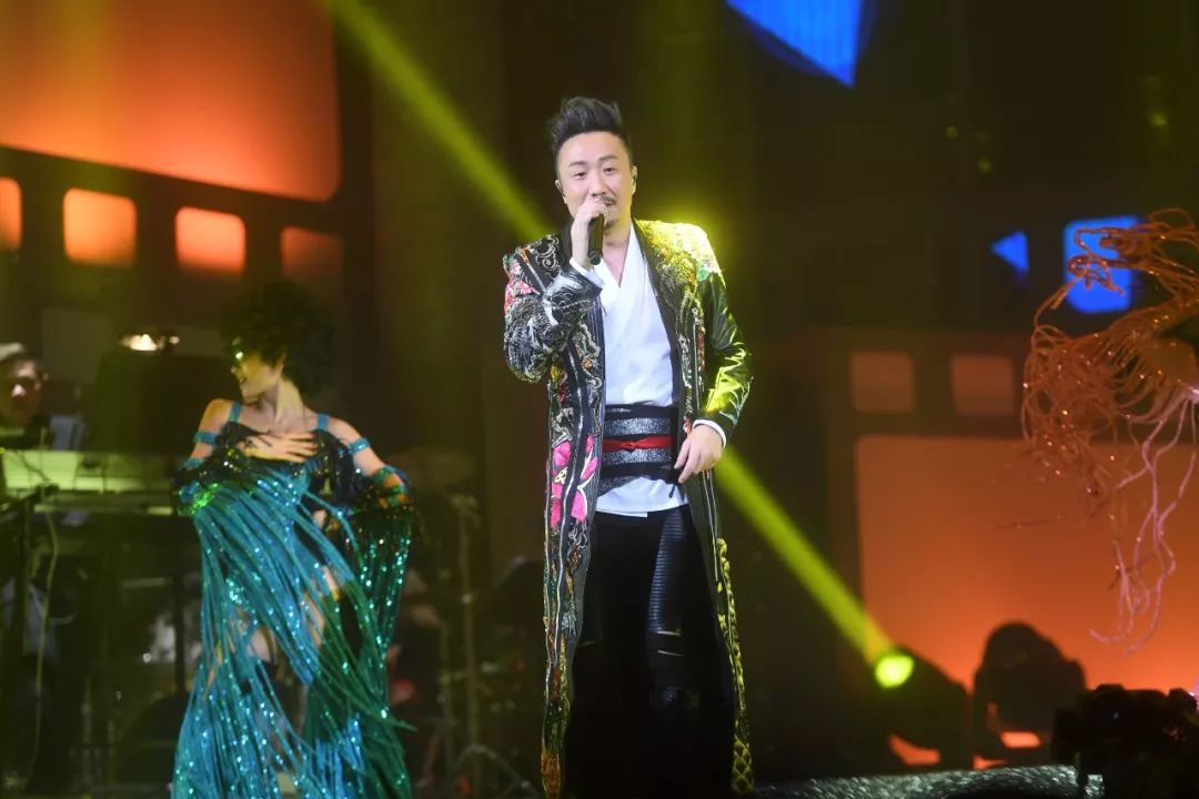 #无赖#最怕听懂的一首歌,相信每个人都能在《无赖》歌词中找到自己的影子