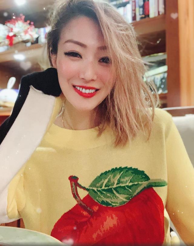 |48岁郑秀文，体重仅有85斤，直言：多吃3种食物，轻松瘦出小蛮腰