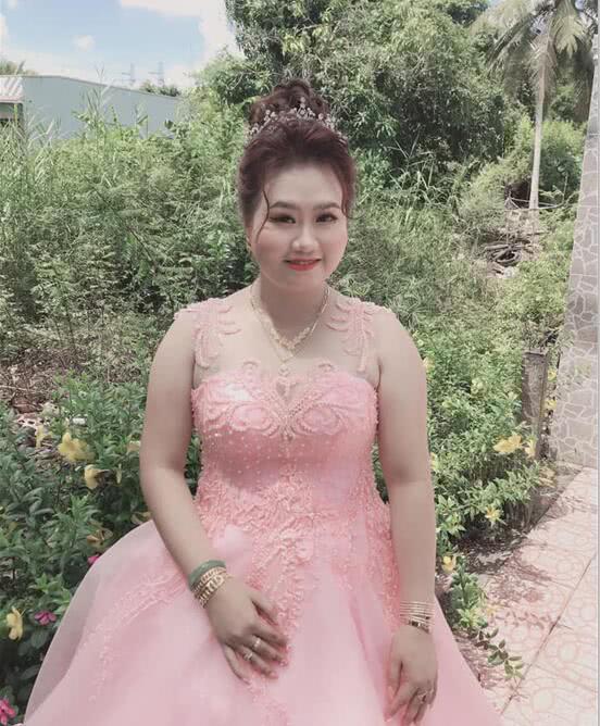 [标题党]体重200斤的女孩游戏中与网友“结婚”，如今两人真的成为夫妻