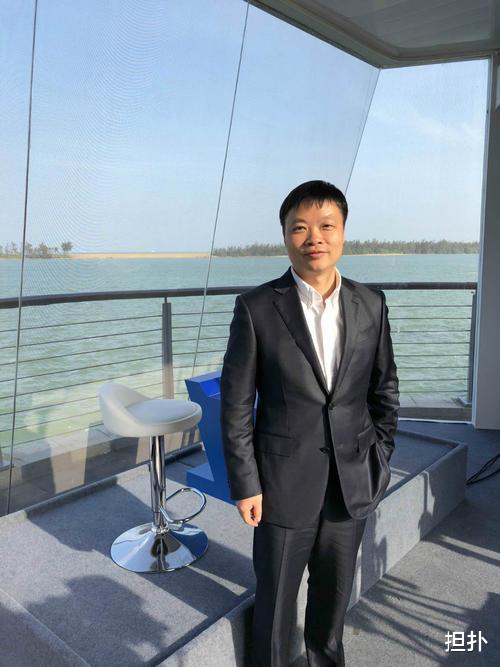 何小鹏|曾劝公司收购腾讯，被拒后离职创业，如今公司卖给阿里套现3百亿