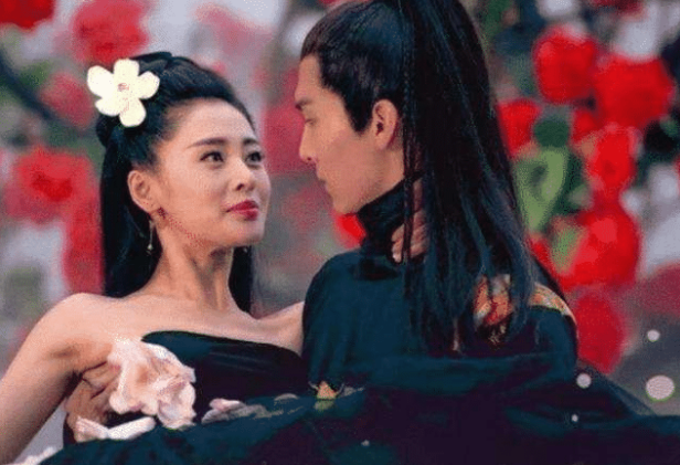 公主抱@为啥电视剧“公主抱”那么轻松? 当镜头下移那刻，你就全明白了！