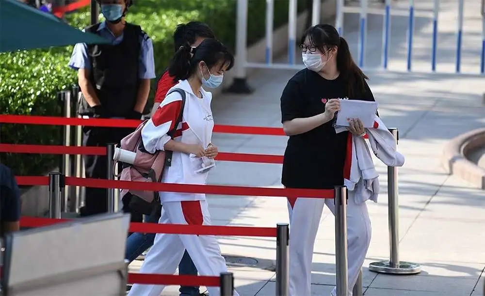 招生|2020高考结束,该不该估分?高中老师:这两件事比“估分”更重要