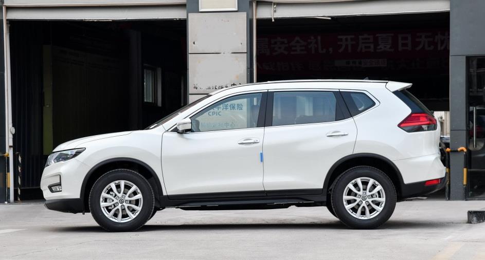 「日产奇骏」看了本田CRV、丰田荣放，最后25万提辆日产奇骏，车主：差距明显