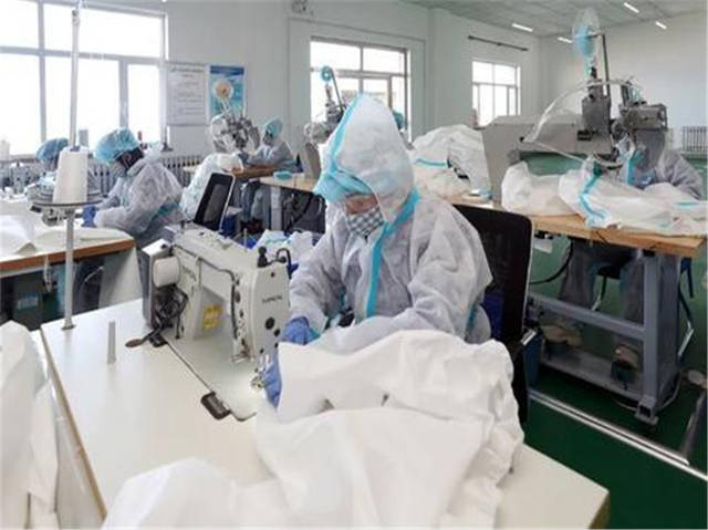 『』华丽转身！中国坦克厂年产2千6百万只口罩，英国闻后后悔莫及？