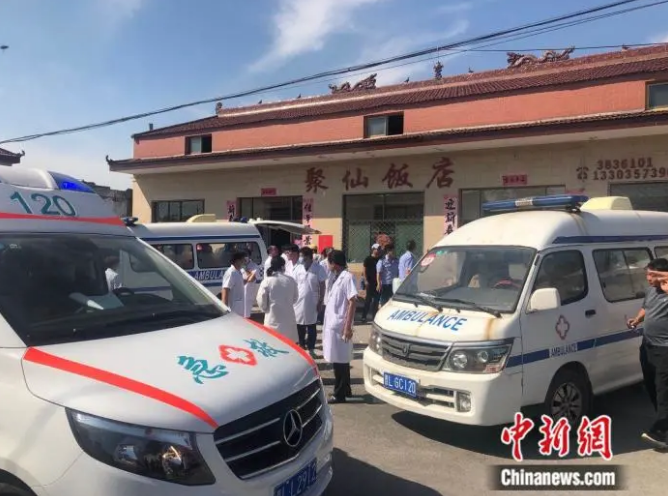潇湘晨报|老人寿宴时饭店突然塌了！已致17人死亡，救援现场这一幕令人落泪…
