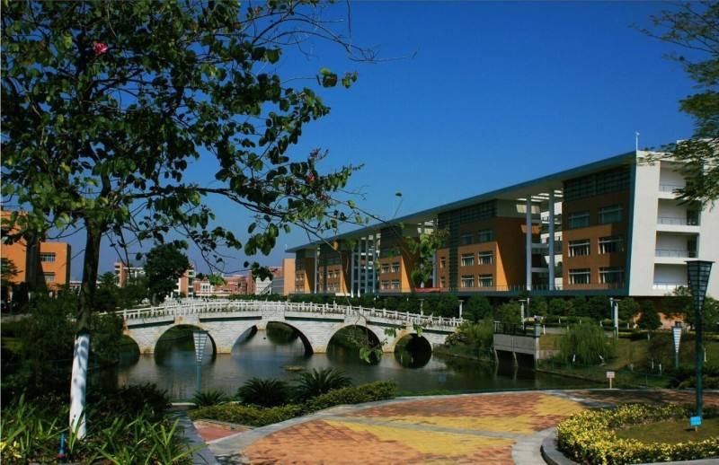 「高校」5所四非高校，这些专业全国前3，好就业、薪资高！考生：值得报