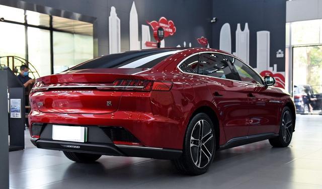 比亚迪汉|预算23万提辆比亚迪汉值吗？开了560公里后，车主憋了几句话要说