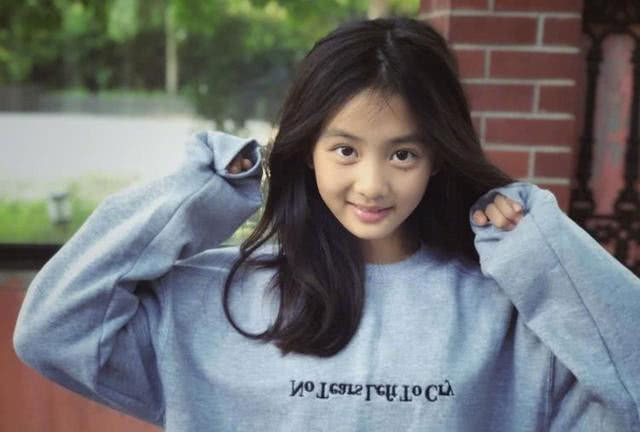 『黄磊』14岁黄多多衣着暴露被骂上热搜,孙莉黄磊怒“怼”网友却被力挺