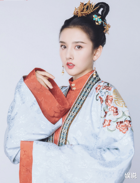 「口红」宋祖儿为了显嘴大,涂口红故意涂出嘴唇,看清效果让人不敢相信!