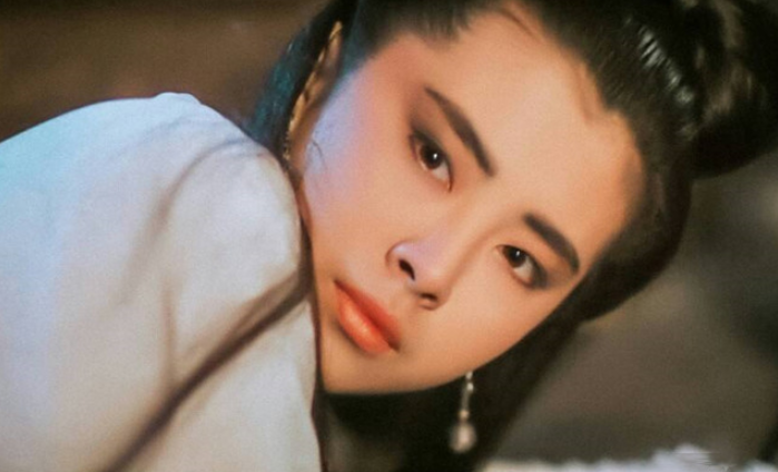 秋香|她才是“秋香”的第一人选，因片酬拒演成就巩俐，网友：太遗憾！