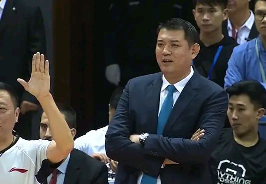 山东男篮：山东男篮明年大换血，巩晓彬要和杜锋平起平坐！