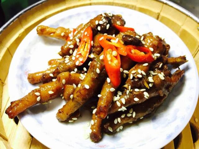 「茶点」当东北人来到广东喝早茶时，一家人点了5份茶点，端上桌后愣住了