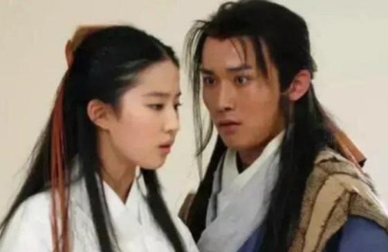 黄晓明|刘亦菲嫌弃他丑拒绝合作，被黄晓明公开抢走了主角，如今却让人“高攀不起”