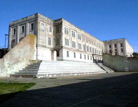 「海岛」全球十大遗世独立的离奇岛屿