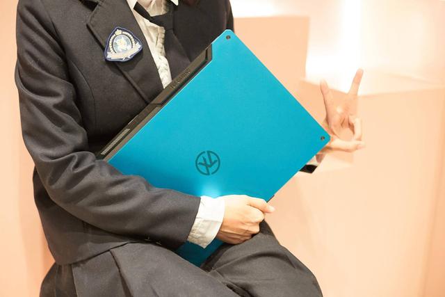 #游戏本#“天选”游戏本图赏：最萌的网瘾少女，用最酷的姿势玩游戏