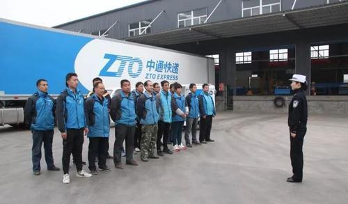 顺丰速运@最低调的快递之王，打败顺丰京东，平均每天递送2300万件快递