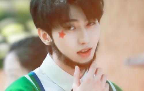 #郭麒麟#郭麒麟被《跑男》差别对待,纯天然小脸被搞成半永久,坤坤危险了