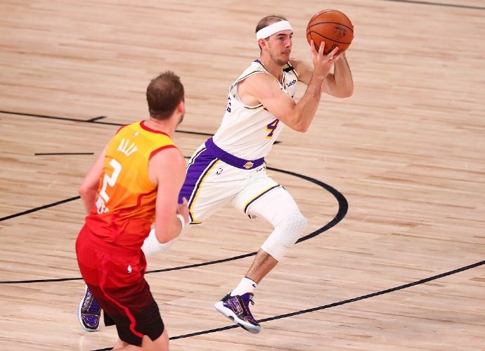 库兹马|全队第1！全队第2！湖人付出终得到回报，197万悍将果然做到了！