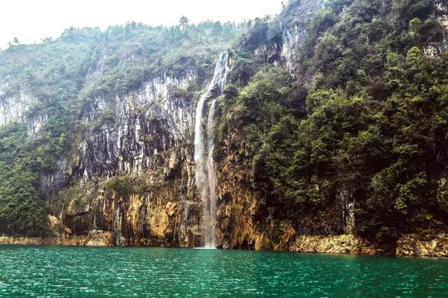 『甘肃』国内“最适合养老小城”，也是夏日避暑首选，还藏着座天空之城！