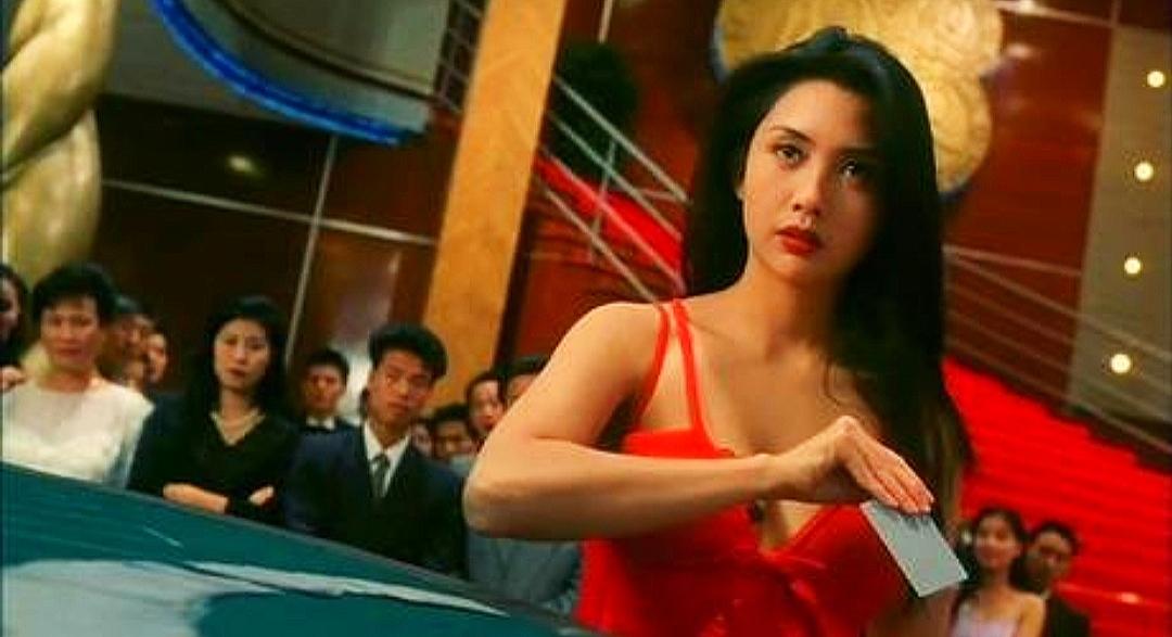 邱淑贞|想知道年轻时候的邱淑贞到底有多美？那就要看电影《赌神2》了