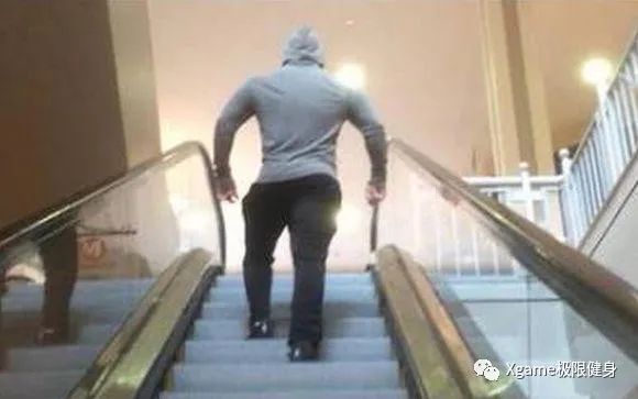 肝癌|肌肉猛男的尴尬：永久性“变弯”，掰都掰不直...