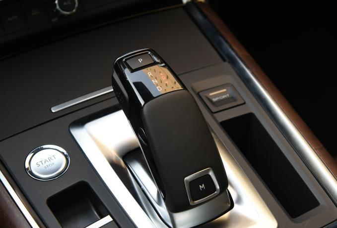 『大众帕萨特』开完大众帕萨特，再开雪铁龙C6，提到感受，车主道出了驾驶感受