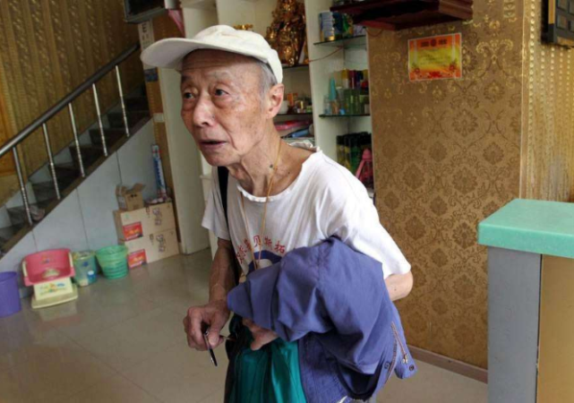 内蒙古|84岁老爷爷参加高考，考前自估630，得知成绩后欲哭无泪