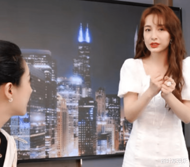 『美甲』吴昕尝试波浪卷发型,颜值越来越年轻,换发型气质都不一样