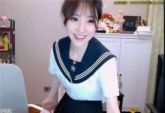 冯提莫|冯提莫火力全开，连续出四首新歌，首次尝试JK+死亡白丝