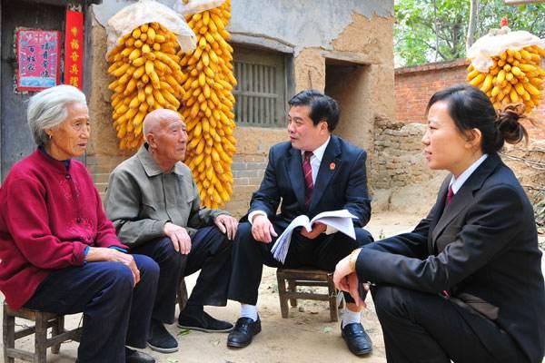 二胎@拒养弟弟，父母将儿子告上法庭，网友说：弟弟变成“儿子”