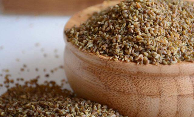 「糖尿病」糖尿病的“祸根”被发现，并非甜食，2种食物再馋也要管住嘴