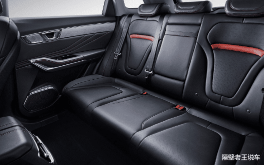 中大型suv|红旗HS5刚刚火，一汽又放出“王炸”SUV，标配2.0T，仅13.4万