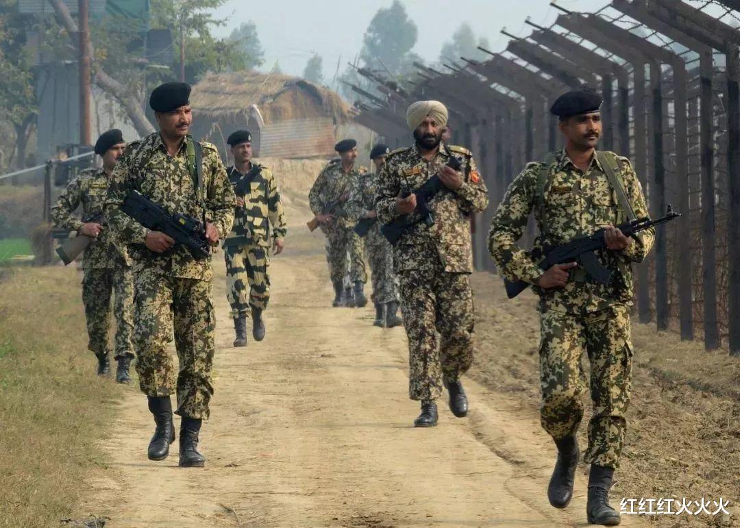 [印度]印度这下彻底乱了，8万人罢工，莫迪：印度军队依旧强大