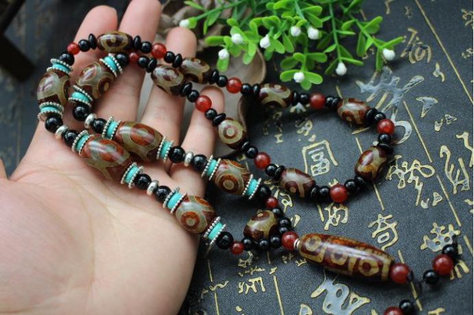 文玩|95后小伙玩文玩五年,年入百万