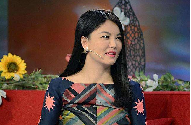 梁艺|马上要成为湖南台“一姐”，突然全身瘫痪，靠轮椅生活